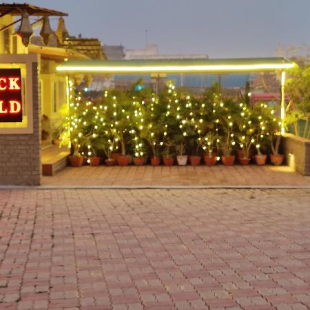 Brick Field Hotel Varanasi Ngoại thất bức ảnh