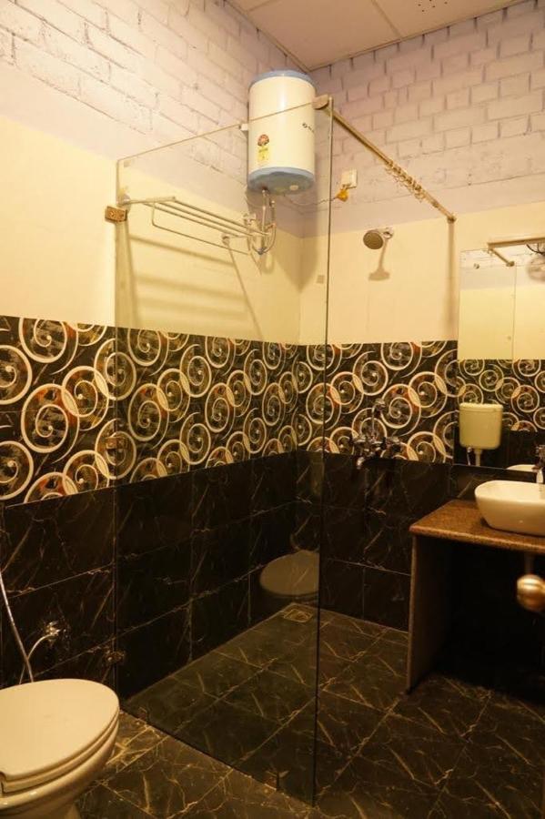 Brick Field Hotel Varanasi Ngoại thất bức ảnh