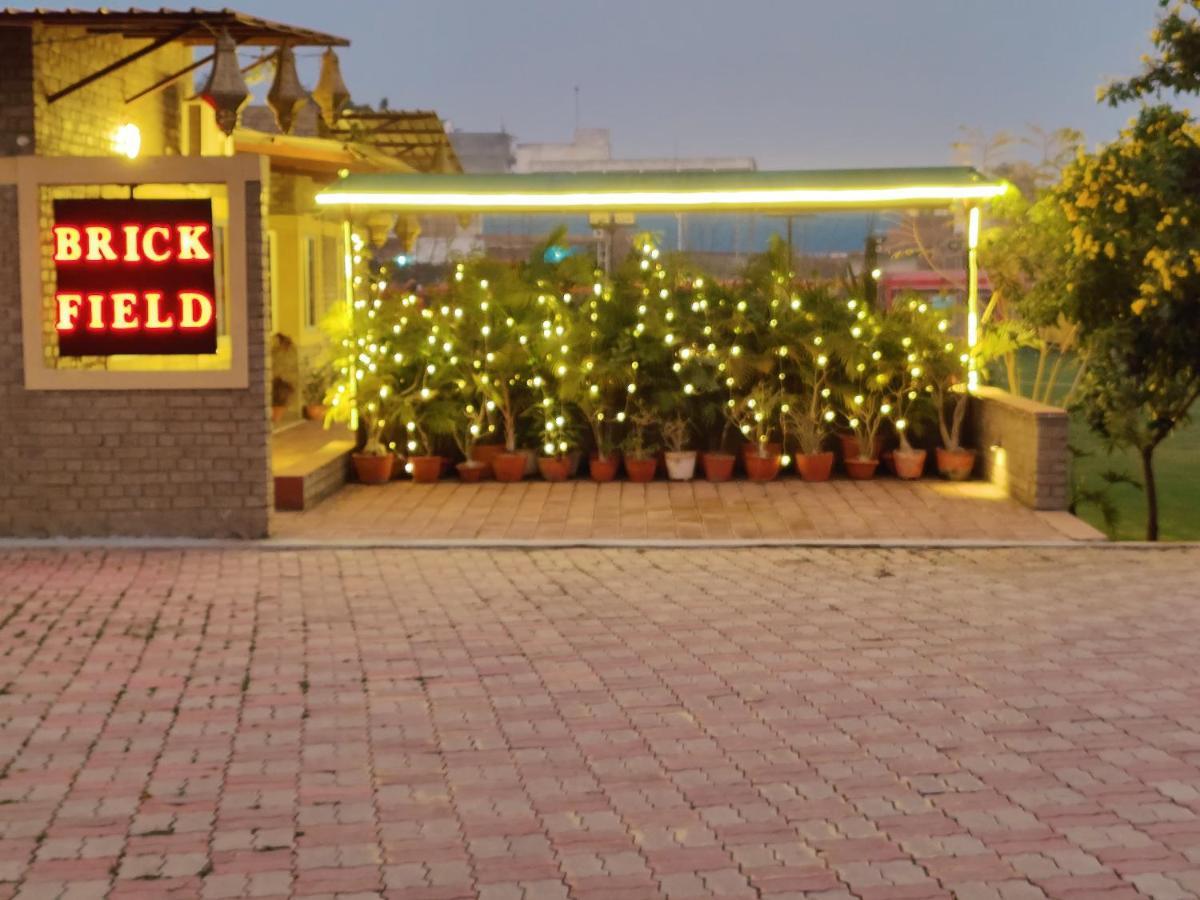 Brick Field Hotel Varanasi Ngoại thất bức ảnh