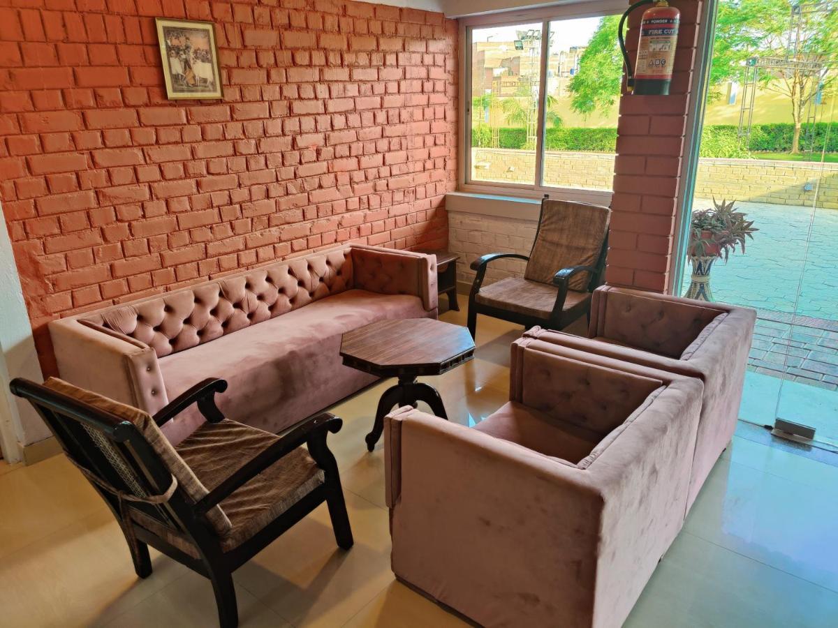 Brick Field Hotel Varanasi Ngoại thất bức ảnh
