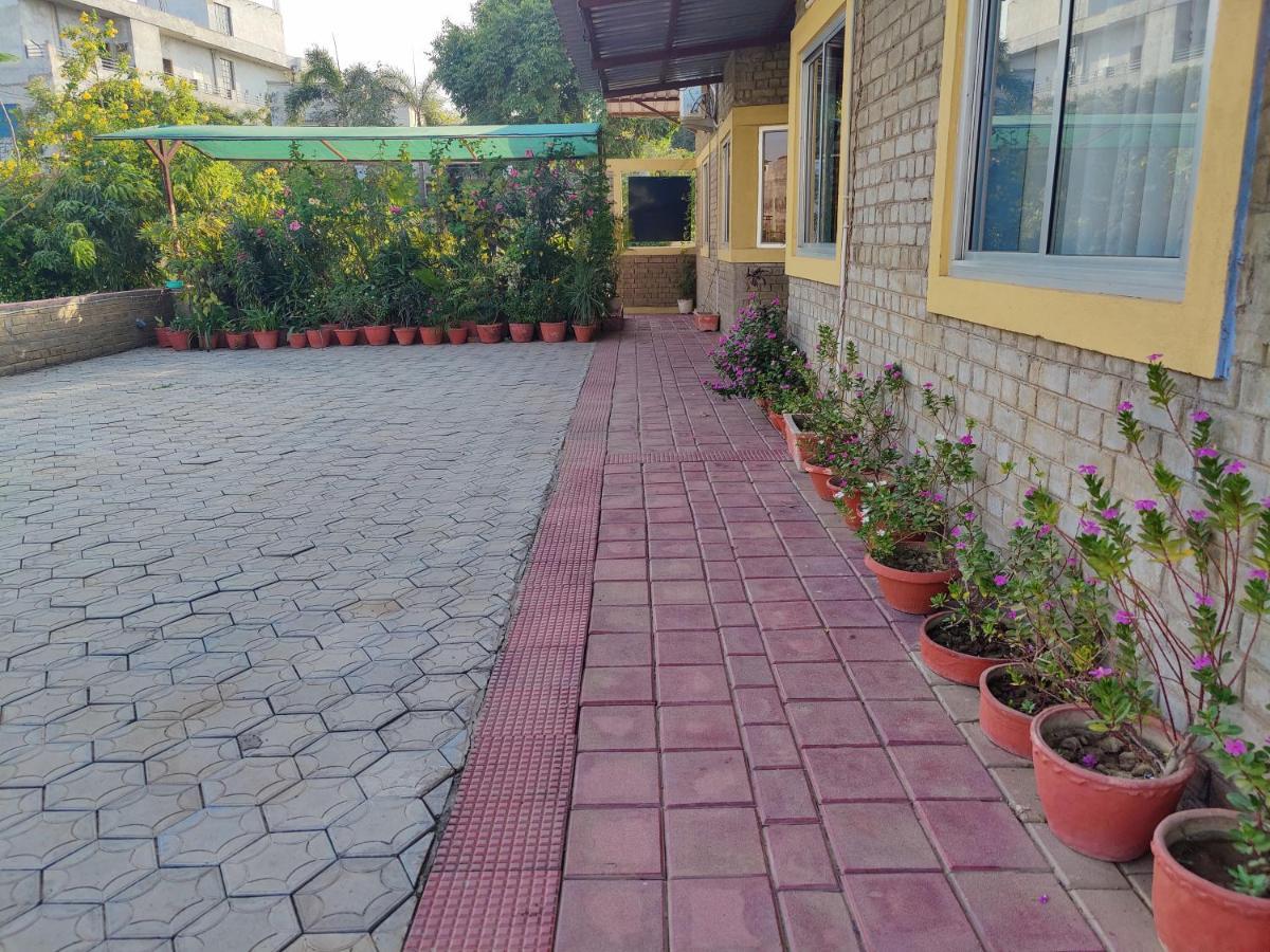 Brick Field Hotel Varanasi Ngoại thất bức ảnh